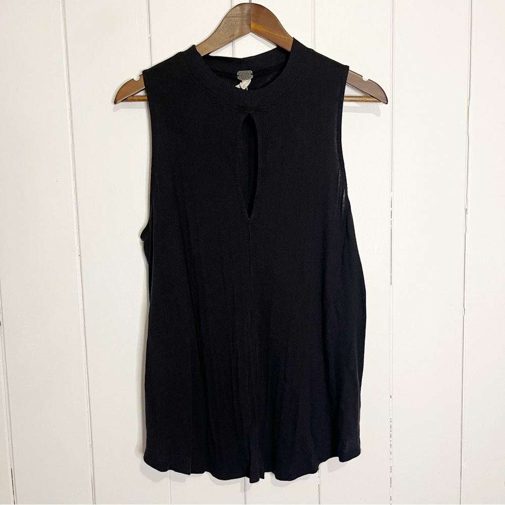 We The Free Black Ribbed Key Hole Tunic Tank Top. Size Large.